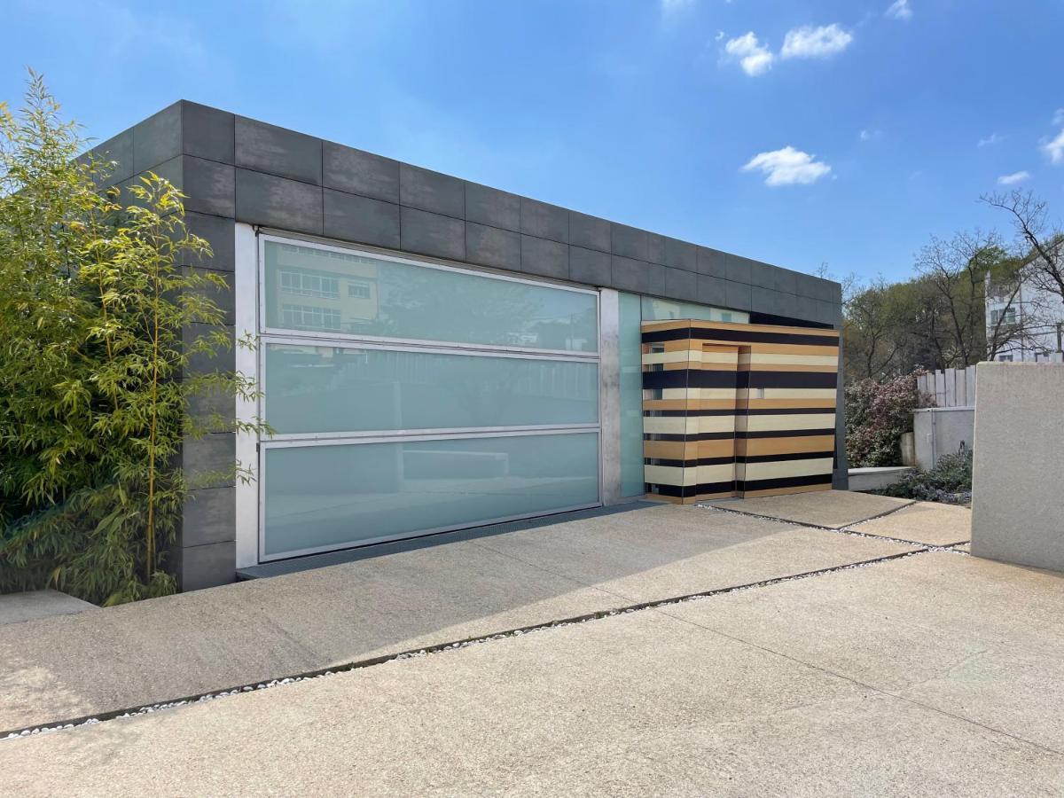 Vila Tres Prismas Exclusive Sarria Exteriér fotografie