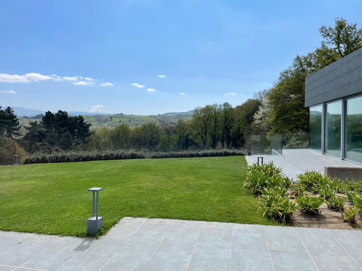 Vila Tres Prismas Exclusive Sarria Exteriér fotografie