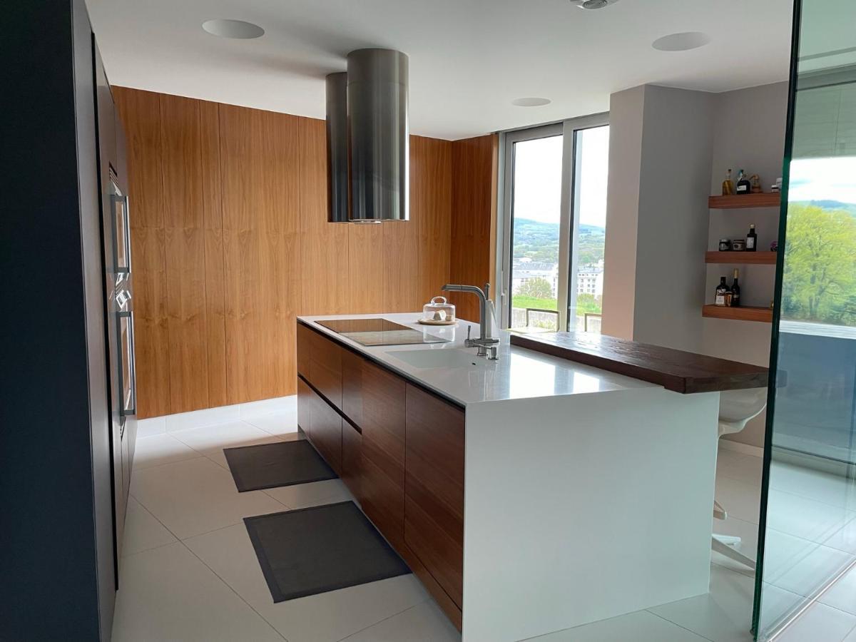 Vila Tres Prismas Exclusive Sarria Exteriér fotografie