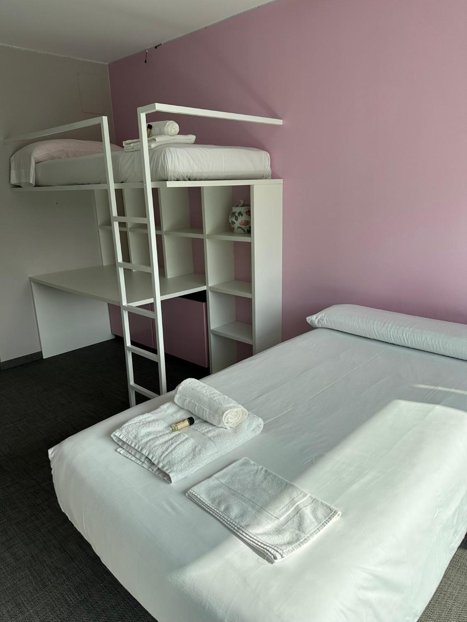 Vila Tres Prismas Exclusive Sarria Exteriér fotografie