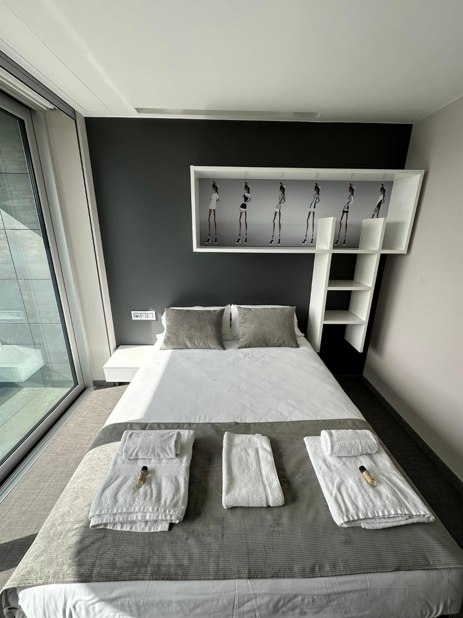 Vila Tres Prismas Exclusive Sarria Exteriér fotografie