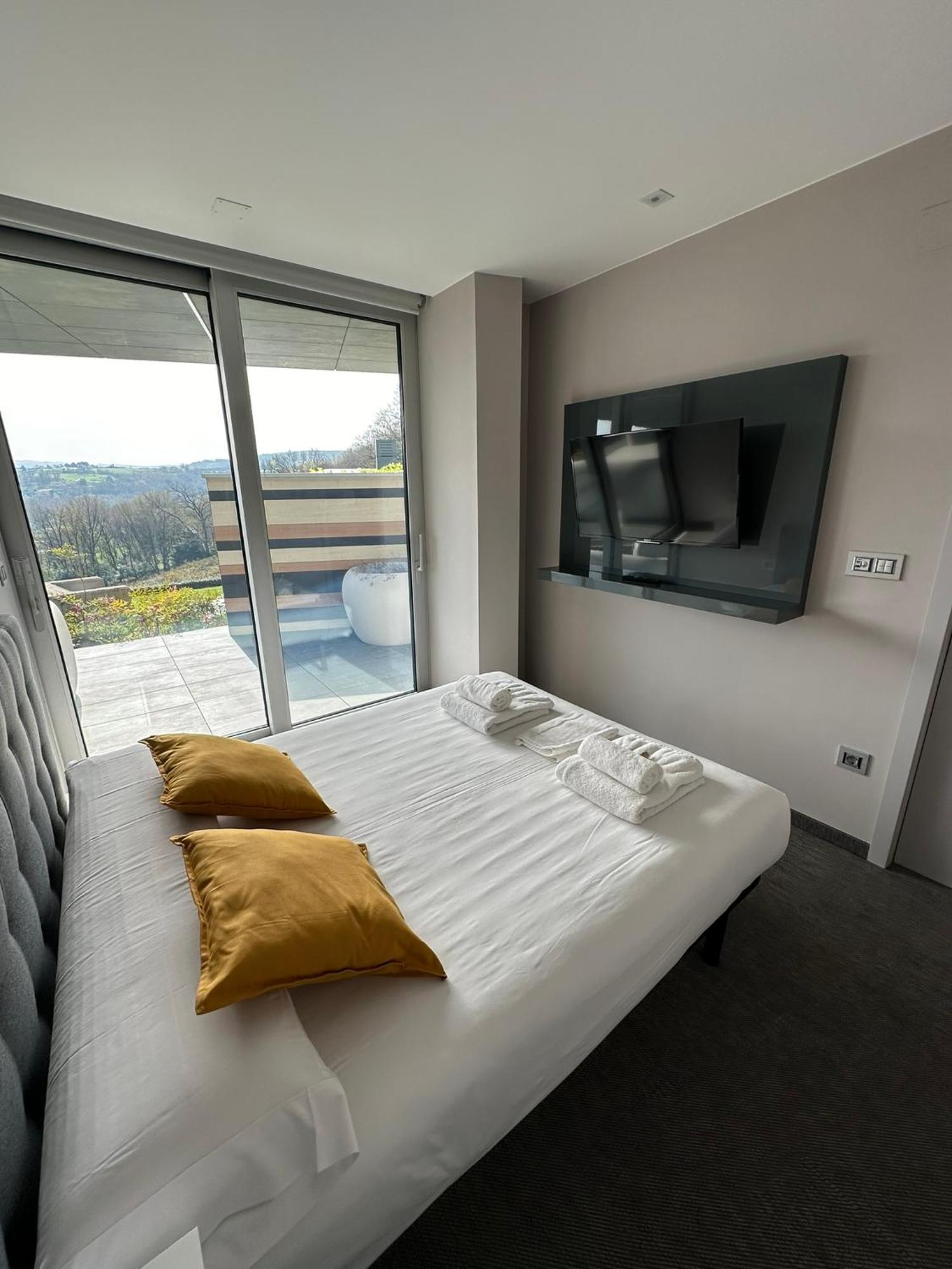Vila Tres Prismas Exclusive Sarria Exteriér fotografie